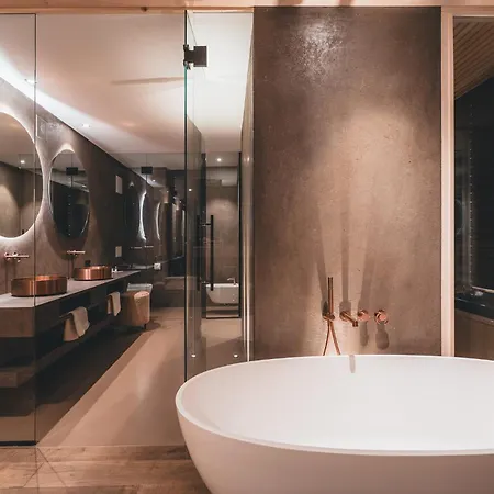 Luxury Lodge