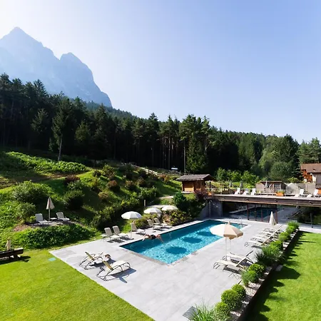 Lodge Luxury *