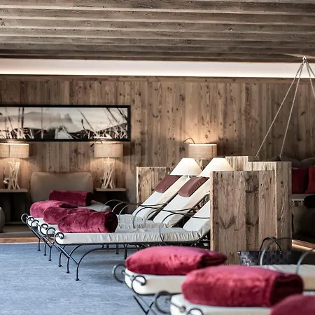 Luxury Lodge *